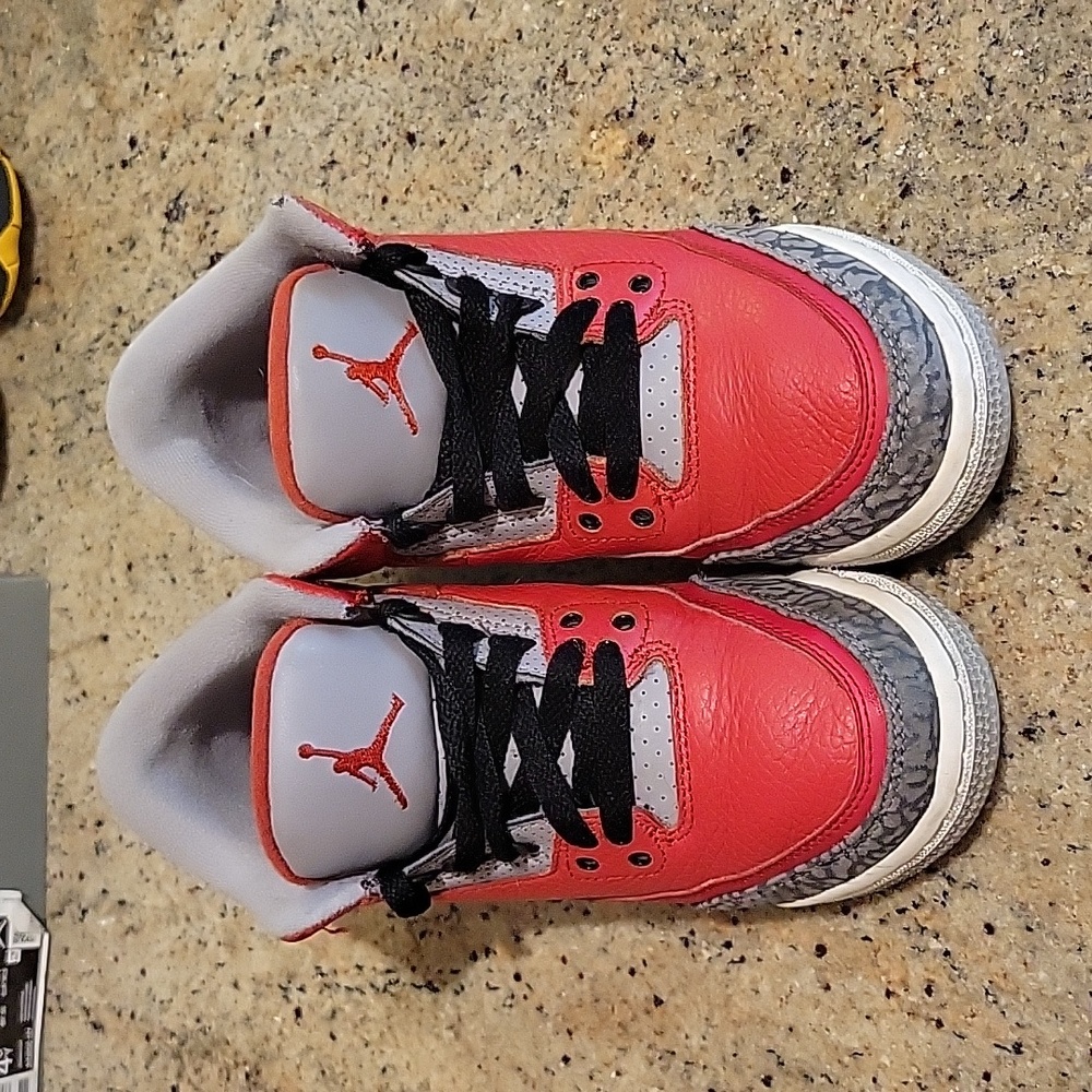 Nike Air Jordan 3 Retro Unite Red Cement Size 4.5Y